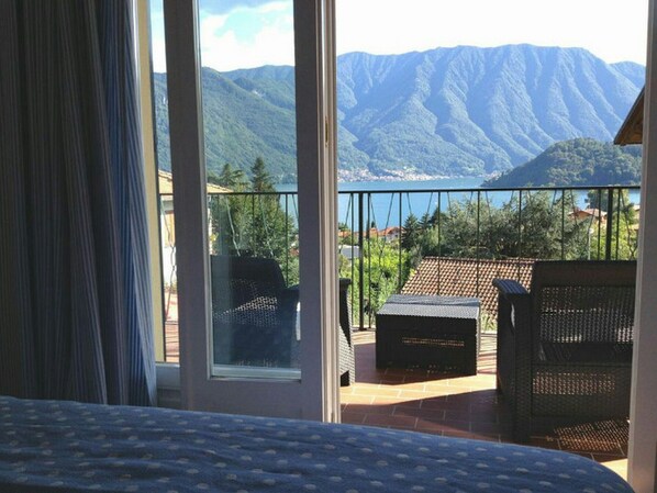 Residenza familiare, letti multipli, 2 bagni, lato giardino (Casa Margareta) | Terrazza/patio