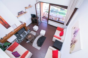 Family Apartment, Multiple Bedrooms, 2 Bathrooms, Mountainside (Cadenabbia Fantastico) | View from room