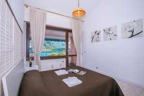 Family Apartment, 3 Bedrooms, 2 Bathrooms, Mountainside (Cadenabbia Fantastico) | 3 bedrooms, iron/ironing board, bed sheets