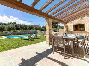 Outdoor dining - Can Bosco holiday villa for 4 people in Son Servera Majorca (Son Servera)