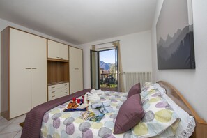 Familienapartment, Mehrere Betten, 2 Bäder, zum Garten hin (Antico Ulivo)