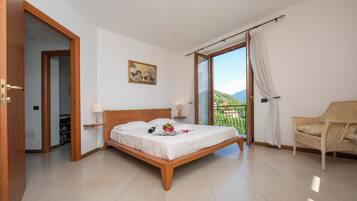 Familienvilla, Mehrere Schlafzimmer, Bergseite (Villa Louise)