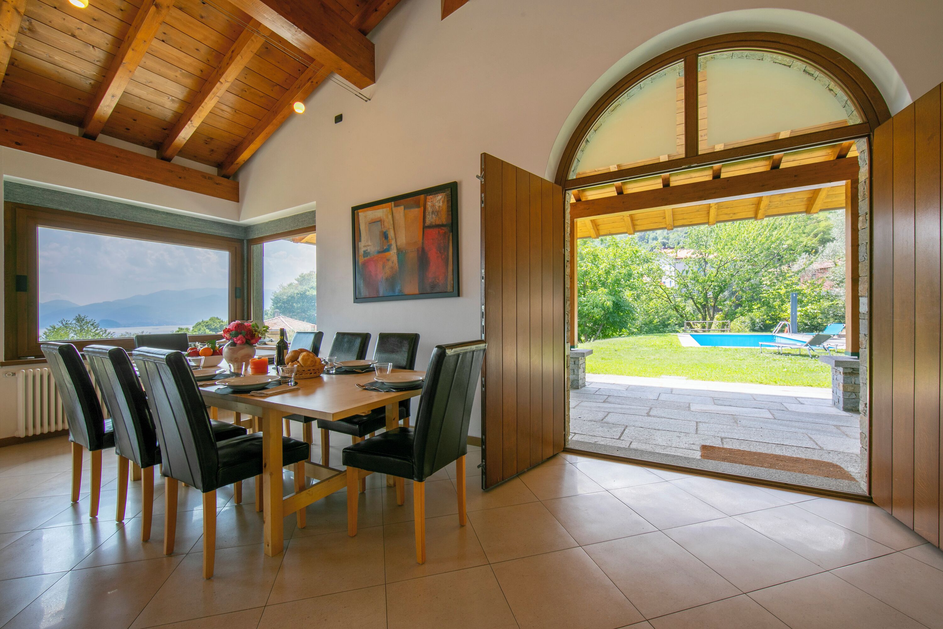 Family Villa, Multiple Bedrooms, Mountainside (Villa Louise) | Dining