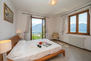 Family Villa, Multiple Bedrooms, Mountainside (Villa Louise) | 5 bedrooms, iron/ironing board, WiFi, bed sheets