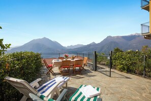 Outdoor dining - Vista d'Oro Ulivo Apt. 4 (Perledo)