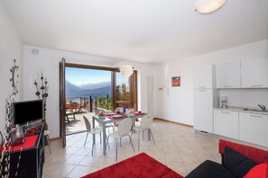 Family Apartment, Multiple Bedrooms, Mountainside (Vista d'Oro Ulivo Apt. 4) | Private kitchen | Microwave, oven, stovetop, dishwasher