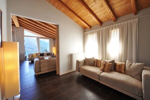 Télévision à écran plat de 24 pouces avec chaînes par satellite