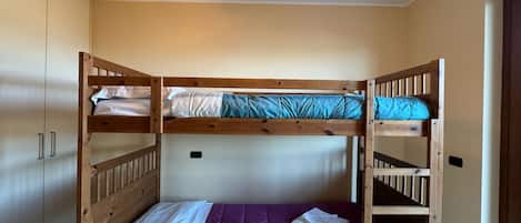 4 Schlafzimmer, Bügeleisen/Bügelbrett, WLAN, Bettwäsche