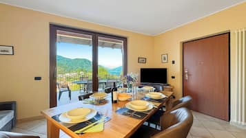Family Townhome, Multiple Bedrooms, 2 Bathrooms, Mountainside (Clubhouse) | View from room