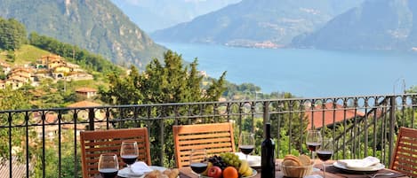 Family Townhome, 4 Bedrooms, 2 Bathrooms, Mountainside (Clubhouse) | Outdoor dining