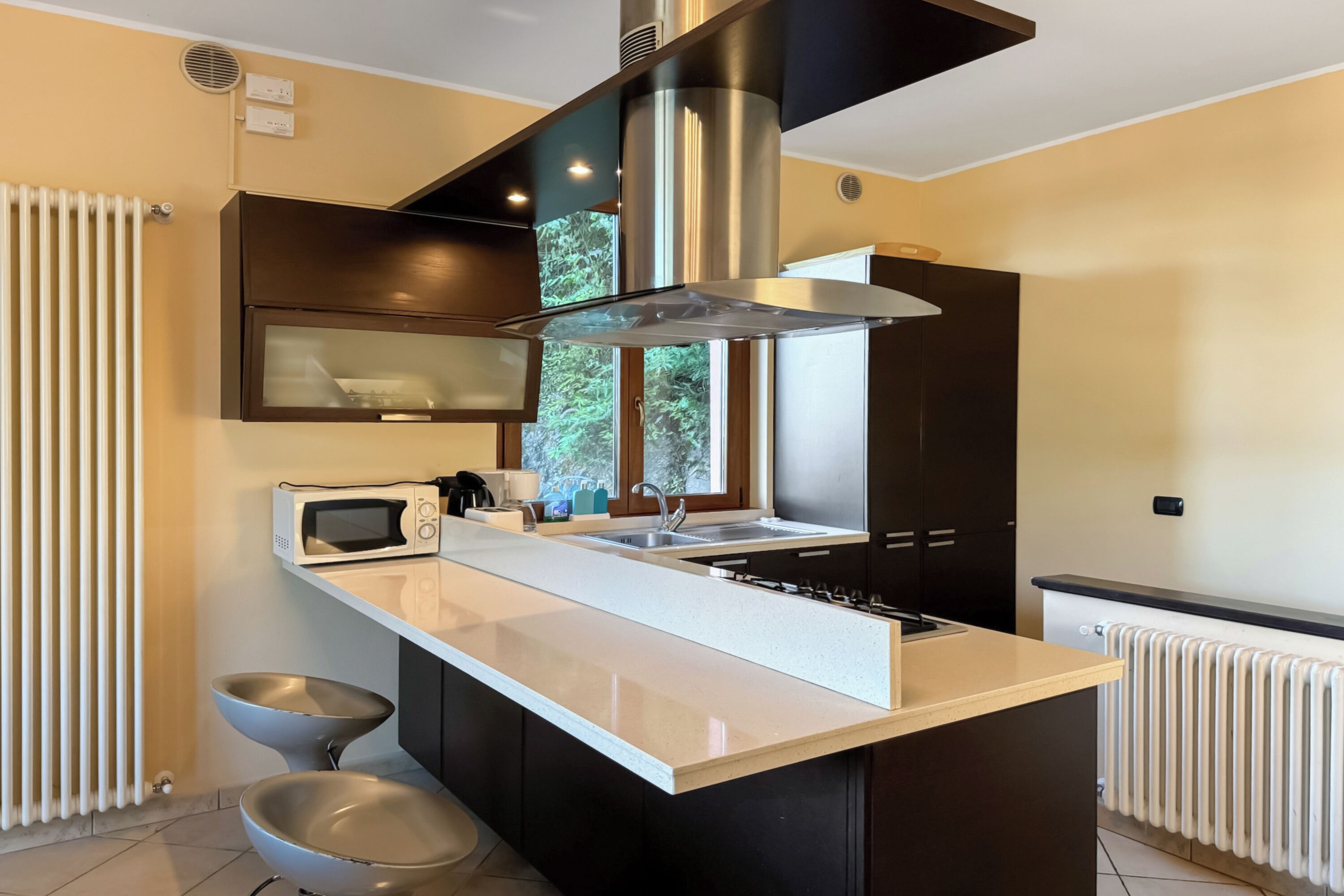 Casa geminada família, vários quartos, 2 banheiros, ao lado da montanha (Clubhouse) | Cozinha privada | Geladeira, fogão, cooktop, lava-louças
