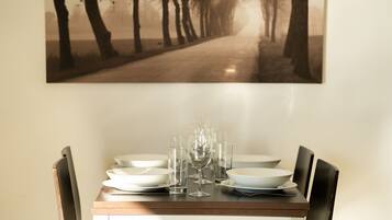 Familienapartment, 1 Schlafzimmer, Balkon, Bergseite (Vista d'Oro Ulivo Apt. 7) | Innenbereich