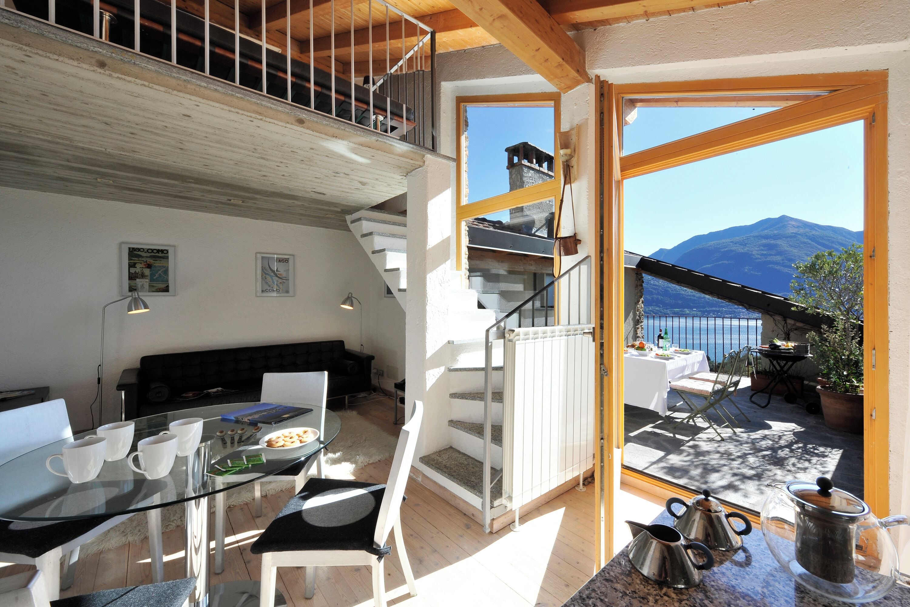 Apartamento família, 1 quarto, terraço, ao lado da montanha (Belmonte Terrazzo) | Sala de estar | TV de tela plana 21 polegadas com canais via satélite, TV, DVD player