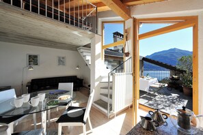 Family Apartment, Multiple Bedrooms, Mountainside (Belmonte Terrazzo) | Living room | 21-inch flat-screen TV with satellite channels, TV, DVD player - Belmonte Terrazzo (Pianello del Lario)