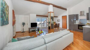 Family Apartment, 3 Bedrooms, 2 Bathrooms (Bella Menaggio Panoramica) | Living room - Bella Menaggio Panoramica (Menaggio)
