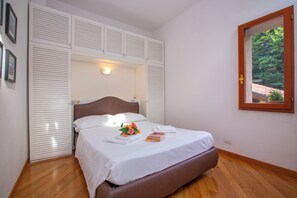 家庭公寓, 多间卧室, 双浴室 (Bella Menaggio Panoramica) | 3 多间卧室、熨斗/熨衣板、收费 WiFi、床单