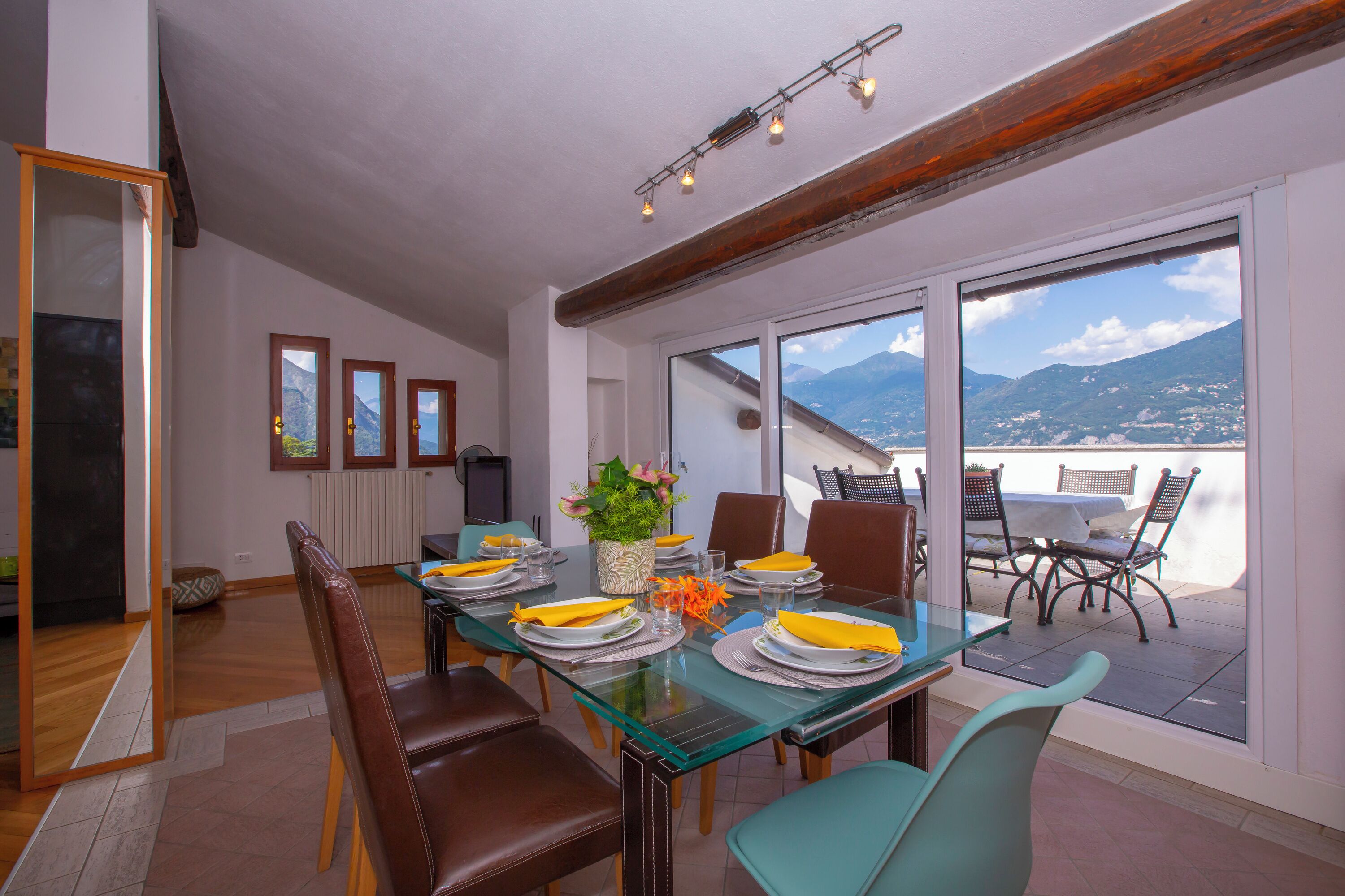 Familienapartment, Mehrere Schlafzimmer, 2 Bäder (Bella Menaggio Panoramica) | Speisen