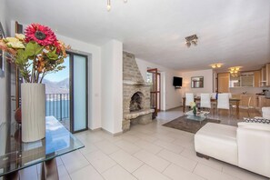 Townhome för familj - flera sovrum - 2 badrum - intill bergen (Villa Aquila) | Utsikt från rummet