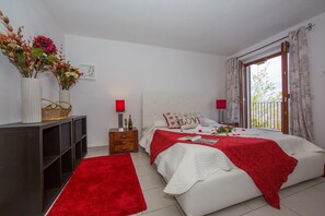 Familien-Stadtwohnung, Mehrere Schlafzimmer, 2 Bäder, Bergseite (Villa Aquila)