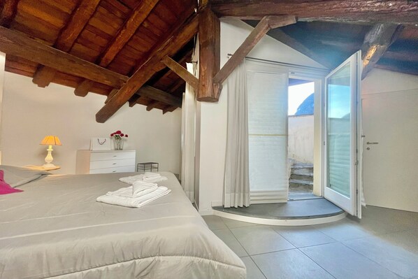 Perhehuoneisto, useita makuuhuoneita, 2 kylpyhuonetta (Menaggio Fantastico) | 3 makuuhuonetta, Wi-Fi, vuodevaatteet