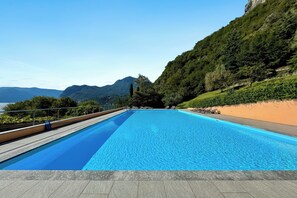 Alberca al aire libre por temporada 
