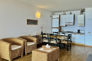 Familjelägenhet - flera sovrum - 2 badrum - intill bergen (Gaeta 'Splendid Lake') | Restauranger