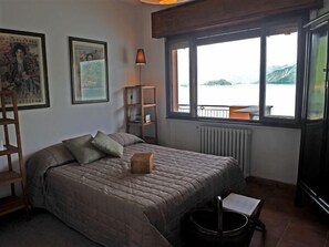 Familienapartment, Mehrere Betten, zum Garten hin (M on the Lake) | 3 Schlafzimmer, Bügeleisen/Bügelbrett, WLAN, Bettwäsche