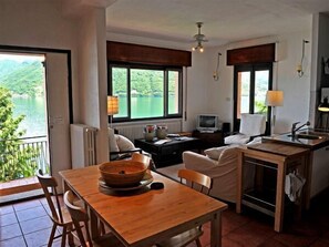 Family Apartment, Multiple Beds, Garden Area (M on the Lake) | Living room