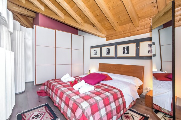 Appartement familial, plusieurs chambres, côté montagne (Vista d'Oro Palma Apt. 21) | 1 chambre, Wi-Fi (supplément), literie fournie