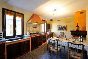 Apartment, 3 Bedrooms | Private kitchen - La Piazza Porlezza (Porlezza)