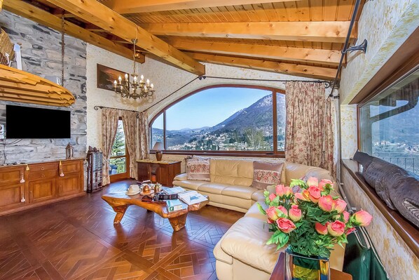 Family Villa, Multiple Bedrooms, Mountainside (Villa Victoria) | Living area | 24-inch TV with cable channels, fireplace