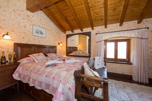 Villa Familiale, plusieurs chambres, cÎté montagne (Villa Victoria) | 4 chambres, fer et planche à repasser, Wi-Fi, draps fournis