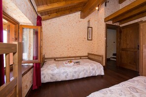 Familienvilla, Mehrere Schlafzimmer, Bergseite (Villa Victoria)