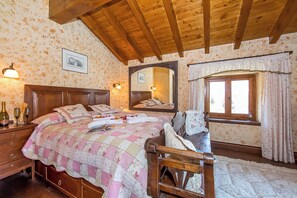 Villa familiale, plusieurs chambres, côté montagne (Villa Victoria) | 4 chambres, fer et planche à repasser, Wi-Fi (supplément)