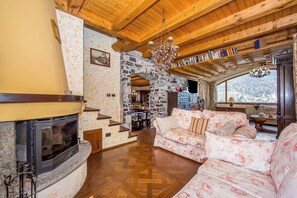 Family Villa, Multiple Bedrooms, Mountainside (Villa Victoria) | Living area - Villa Victoria (Argegno)