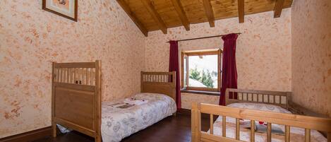 Familjevilla - flera sovrum - intill bergen (Villa Victoria) | 4 sovrum, strykjärn/strykbräda, wi-fi och sängkläder