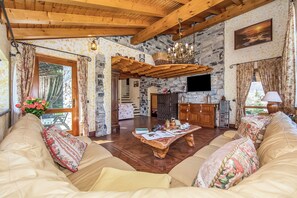 Living area - Villa Victoria (Argegno)
