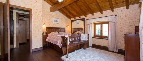 فيلا عائلية - عدة غرف نوم - بالقرب من الجبل (Villa Victoria) | 4 عدّة غرف نوم ومكواة/لوح كي وواي فاي وملاءات أسرّة