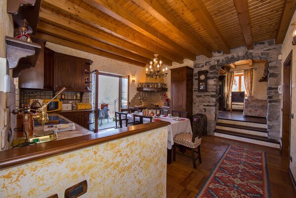 Familienvilla, Mehrere Schlafzimmer, Bergseite (Villa Victoria) | Eigene Küche