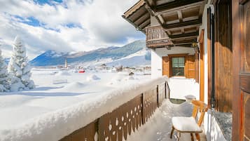 Apartamento família, vários quartos, 2 banheiros (Rododendro) | Sacada