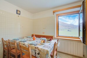 Family Apartment, 3 Bedrooms, 2 Bathrooms (Stella Alpina) | Dining - Stella Alpina (Livigno)