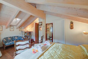 Family Apartment, Multiple Bedrooms (Antico Chalet) | 4 bedrooms, WiFi, bed sheets