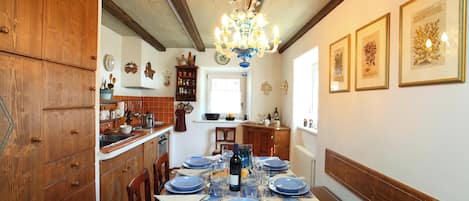 Familienapartment, Mehrere Schlafzimmer, 2 Bäder (Chalet San Valentino) | Eigene Küche