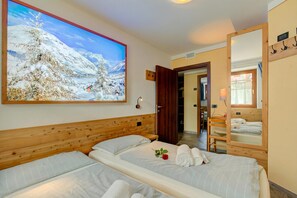 家庭公寓, 2 间卧室, 微波炉 (Italia 2 Ski in-Ski out 50m) | 2 多间卧室、收费 WiFi、床单