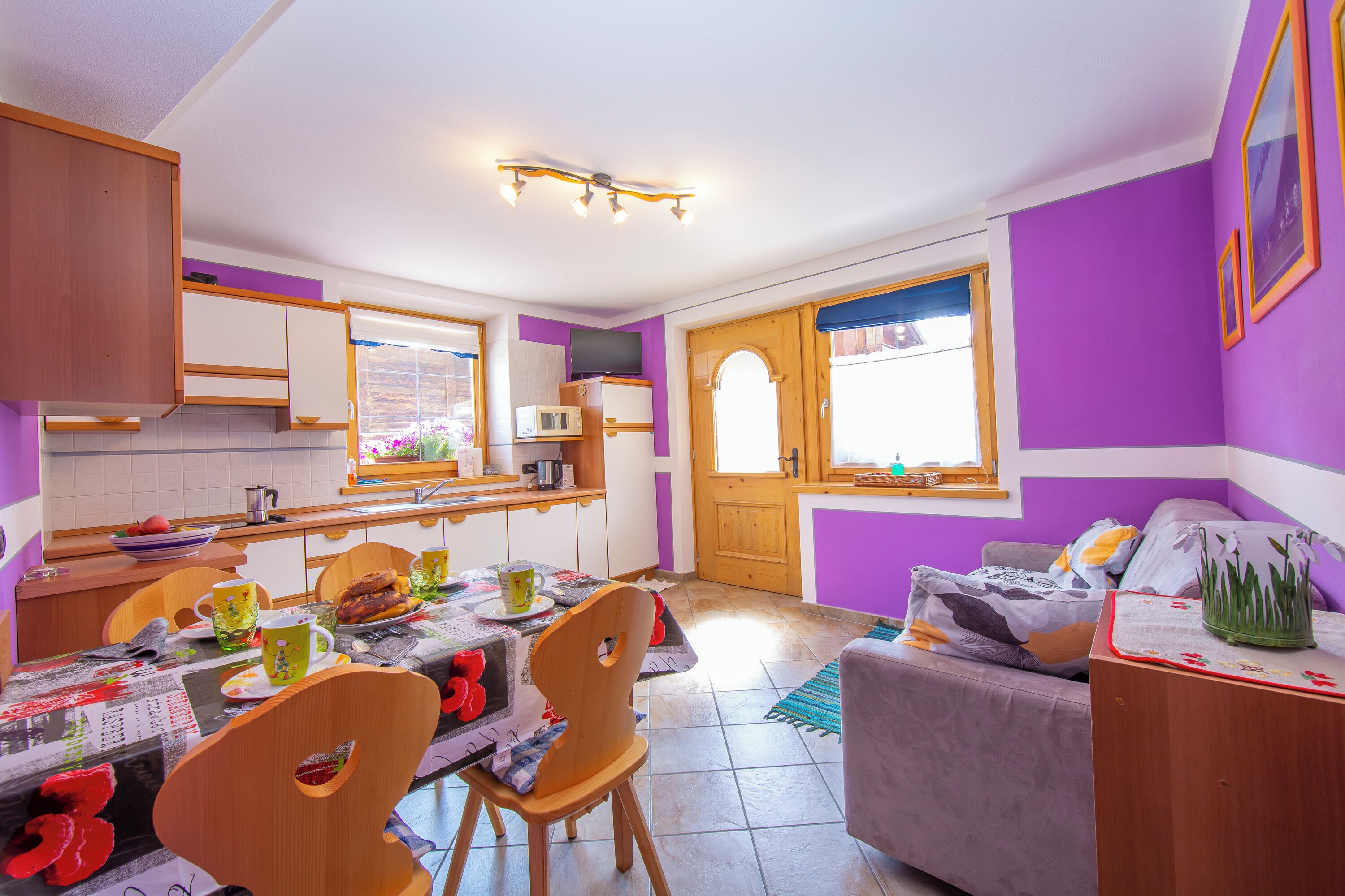 Family Apartment, Multiple Bedrooms (Italia 1 Ski in- Ski out 50m) | Living area