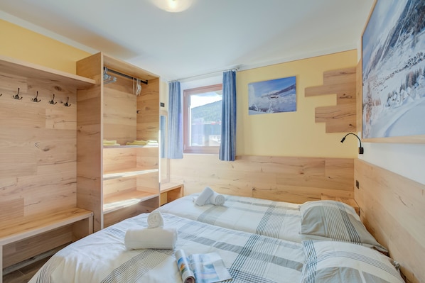 Family Apartment, Multiple Bedrooms (Italia 1 Ski in- Ski out 50m)