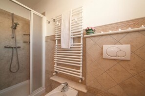 Appartement Familial, plusieurs chambres (Italia 1 Ski in- Ski out 50m) | Salle de bain