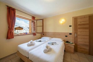 Familjelägenhet - flera sovrum - intill bergen (Sponda Ski in- Ski out 50m) | 2 sovrum, wi-fi och sängkläder