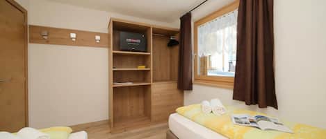 Family Apartment, Multiple Bedrooms, 2 Bathrooms (Danubio)