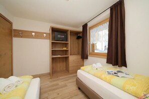 Family Apartment, Multiple Bedrooms, 2 Bathrooms (Danubio)